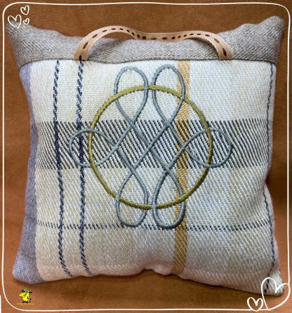 Ring Display Cushion - Image 4